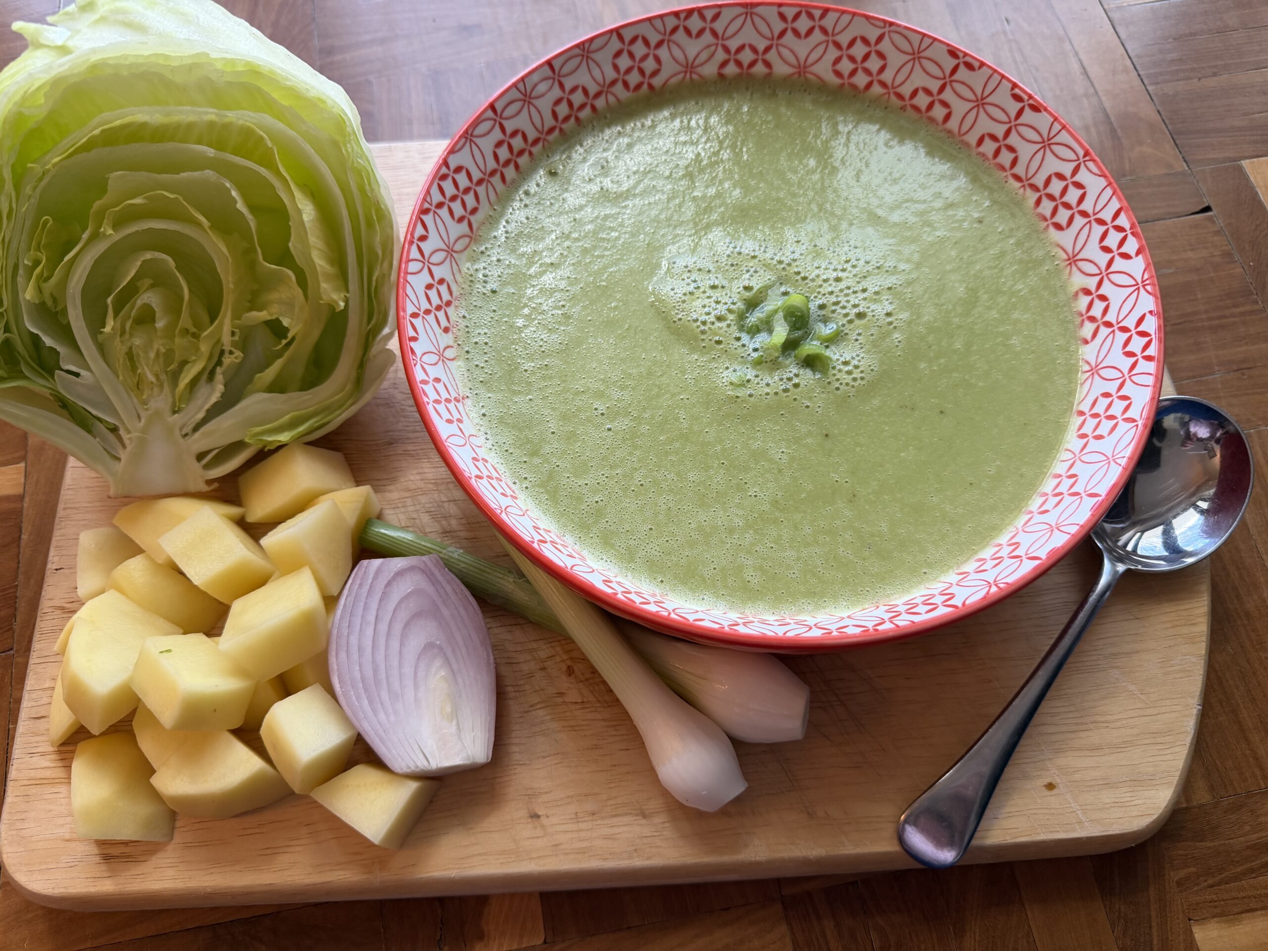 Lettuce And Spring Onion Soup